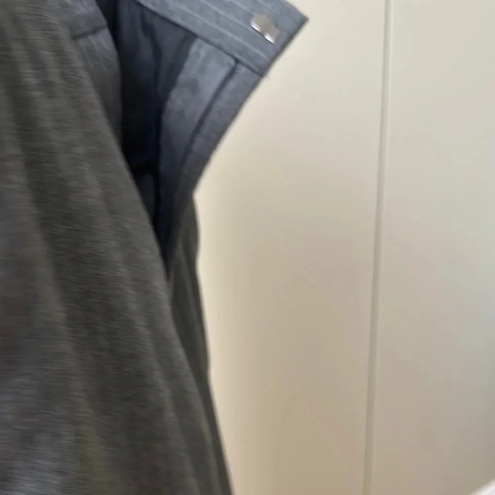 H&M NWT Gray Dress Pants Pinstripe with Textured Fabric and Tapered Fit - Picture 6 of 9